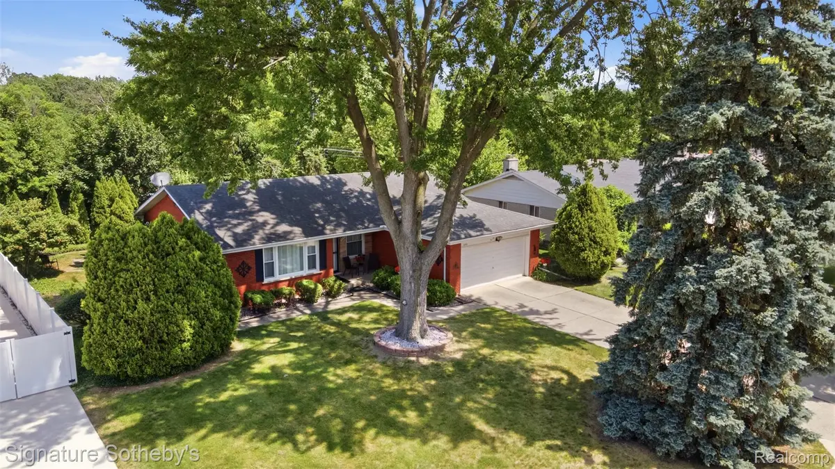6344 Campus Drive, Dearborn Heights, MI 48127 - #1