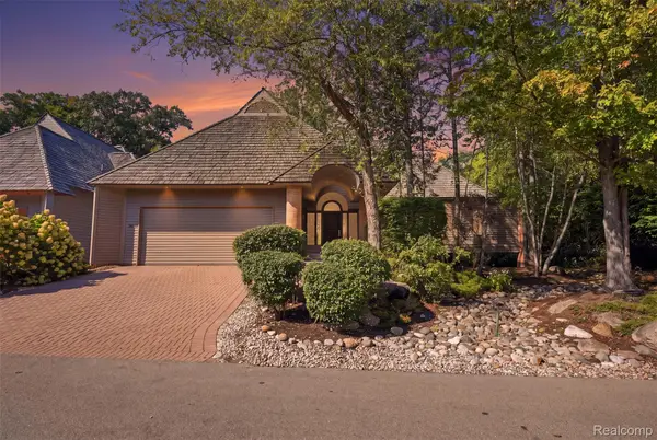 20 Scenic Oaks Drive N, BloomfieldHills, MI 48304