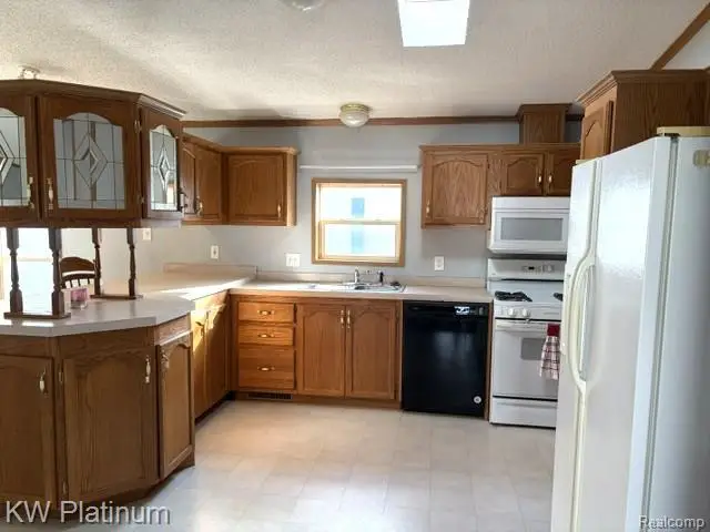 104 Deer Creek Drive, Fort Gratiot, MI 48059 - #3