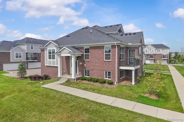 49503 Lantern Way #42, Canton, MI 48188