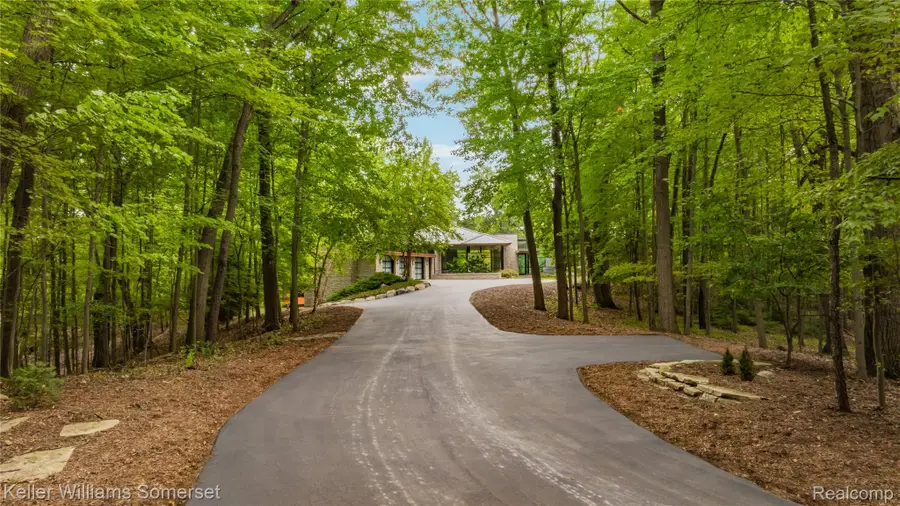 6956 Cooley Lake Road, White Lake, MI 48383 - #3