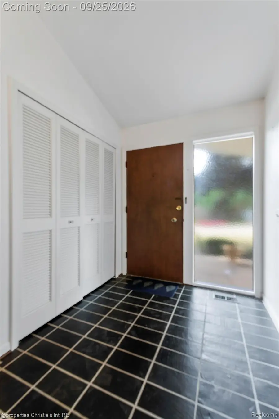 1342 Lake Crescent Drive, Bloomfield, MI 48302 - #3