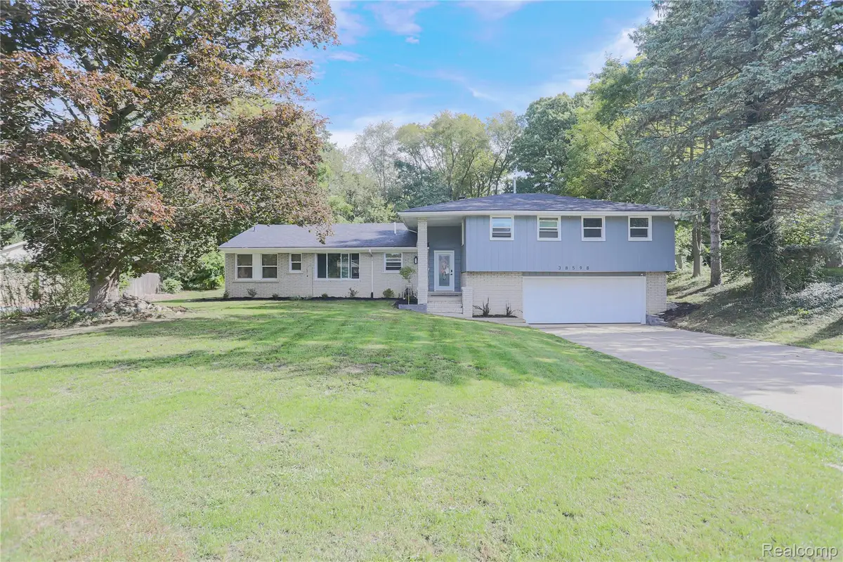 38598 Applewood Street, Clinton, MI 48036 - #1