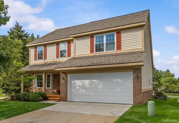 31076 Silverdale Drive, Novi, MI 48377