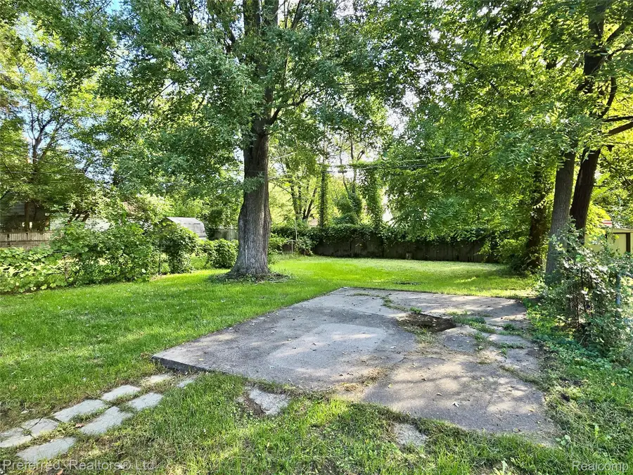 20954 Rensselaer Street, Farmington Hills, MI 48336 - #3