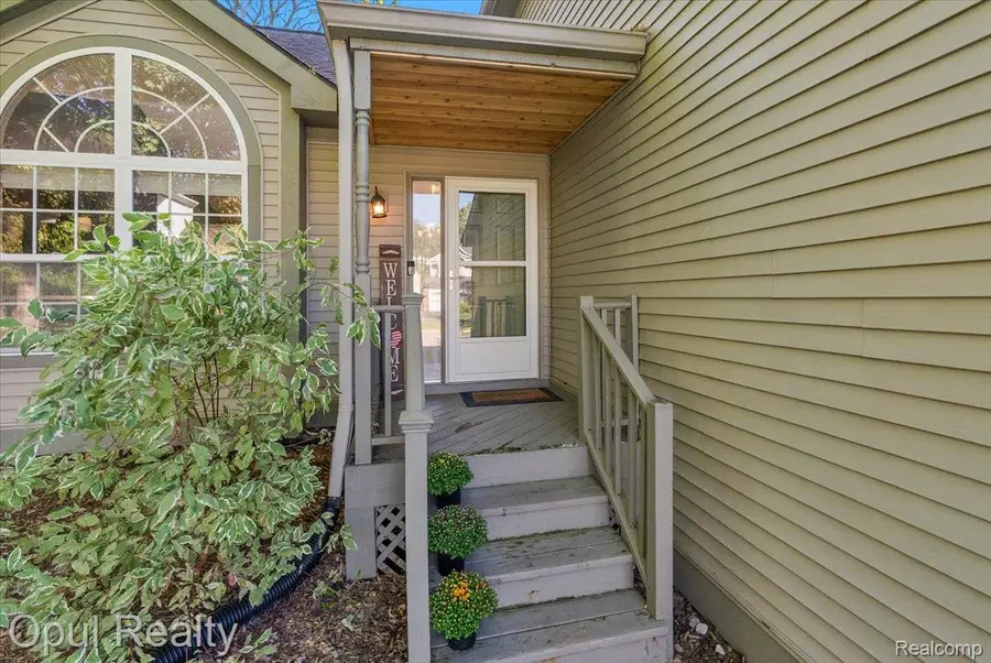 2730 Court Lane S, Howell, MI 48843 - #3