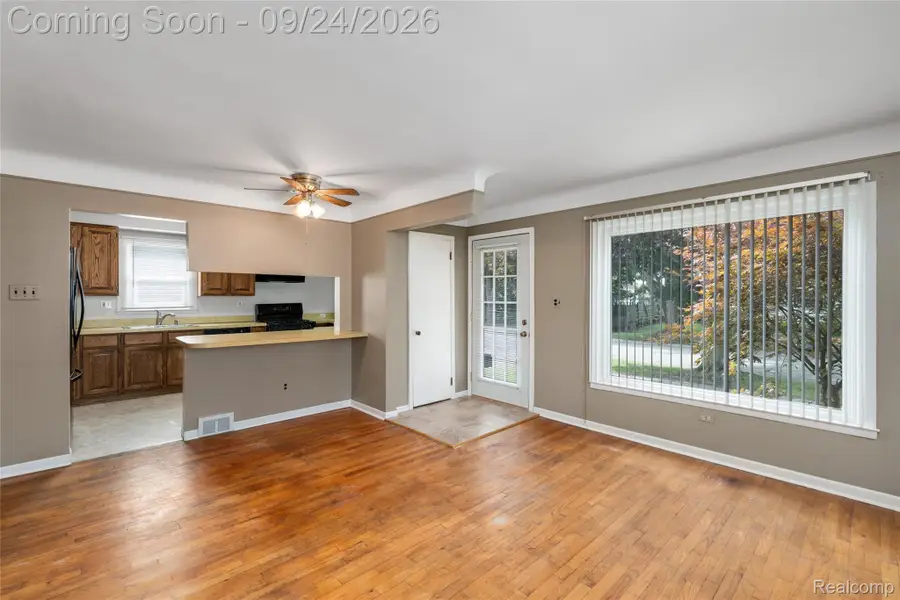 40 Dorothea Street, Mount Clemens, MI 48043 - #3