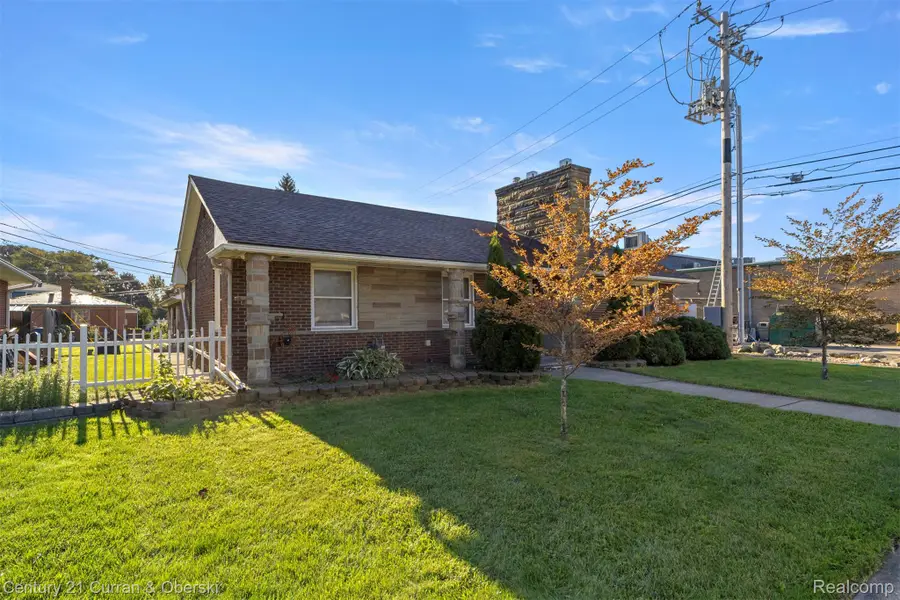 8017 Rosedale Boulevard, Allen Park, MI 48101 - #2
