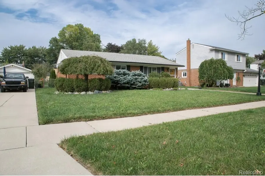 8465 Tinkler Road, Sterling Heights, MI 48312 - #2