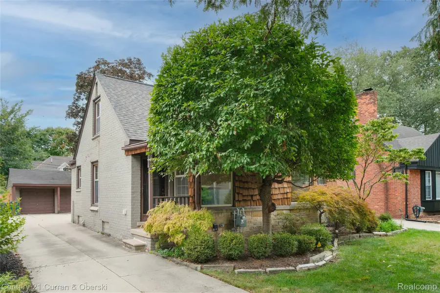 12733 Kingston Avenue, Huntington Woods, MI 48070 - #2
