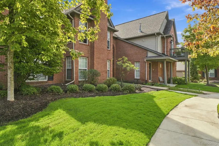 28067 Carlton Way Drive, Novi, MI 48377 - #3