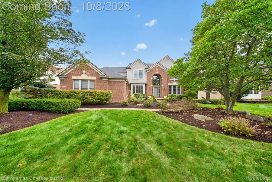 44487 White Pine Circle E, Northville, MI 48168 - #2