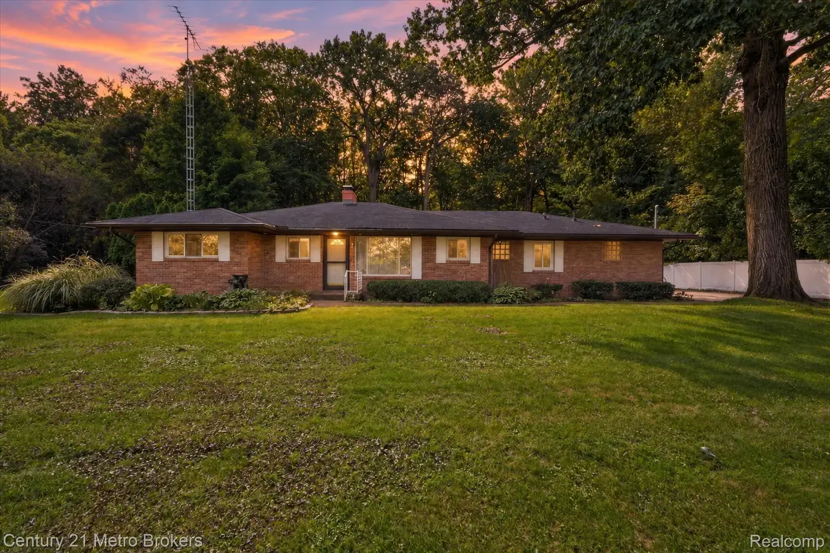 6240 Woodmoor Drive, Burton, MI 48509 - #1