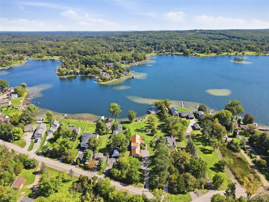 10400 Runyan Lake Road, Fenton, MI 48430 - #3