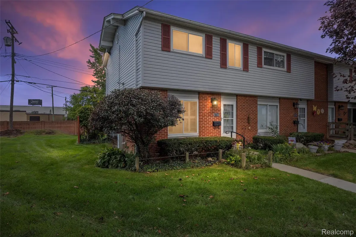 27750 Eastwick Square, Roseville, MI 48066 - #1