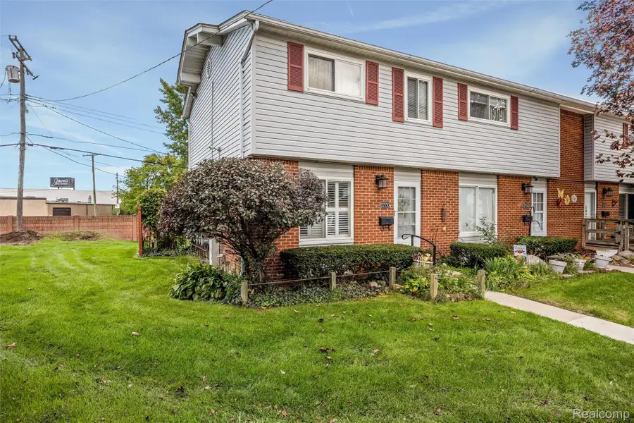 27750 Eastwick Square, Roseville, MI 48066 - #3