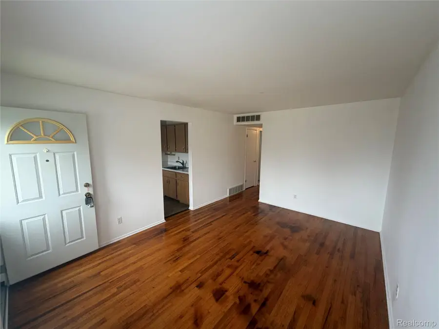 1353 Stewart Avenue, Lincoln Park, MI 48146 - #3