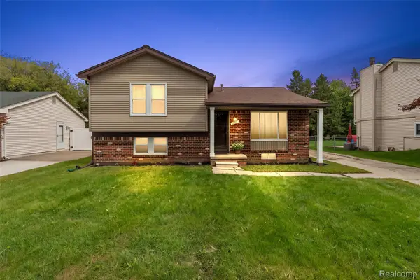 1205 Hampshire Drive, Canton, MI 48188