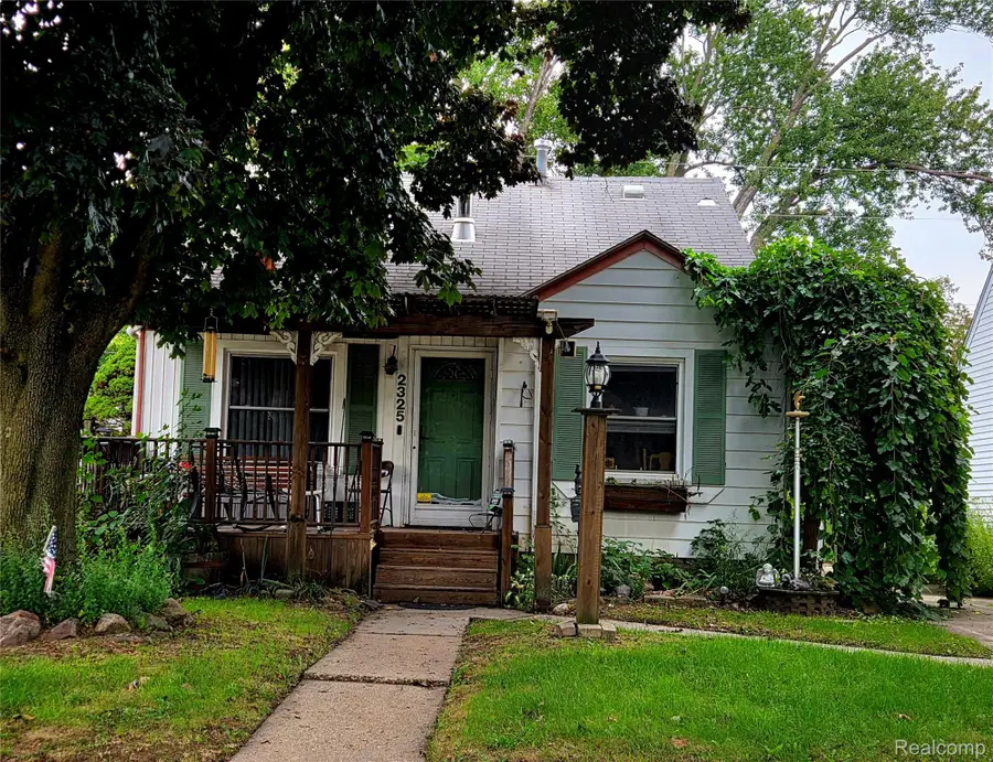 2325 Barrett Avenue, Royal Oak, MI 48067 - #2