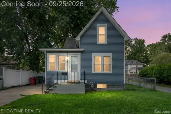 9 Hubbard Street, MountClemens, MI 48043