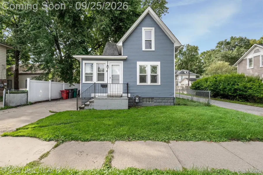 9 Hubbard Street, Mount Clemens, MI 48043 - #2