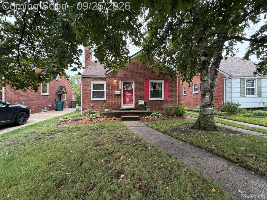 23835 Hollander Street, Dearborn, MI 48128 - #2