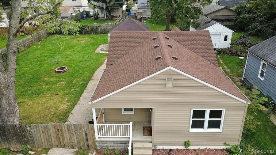 8280 Fenton Street, Dearborn Heights, MI 48127 - #3