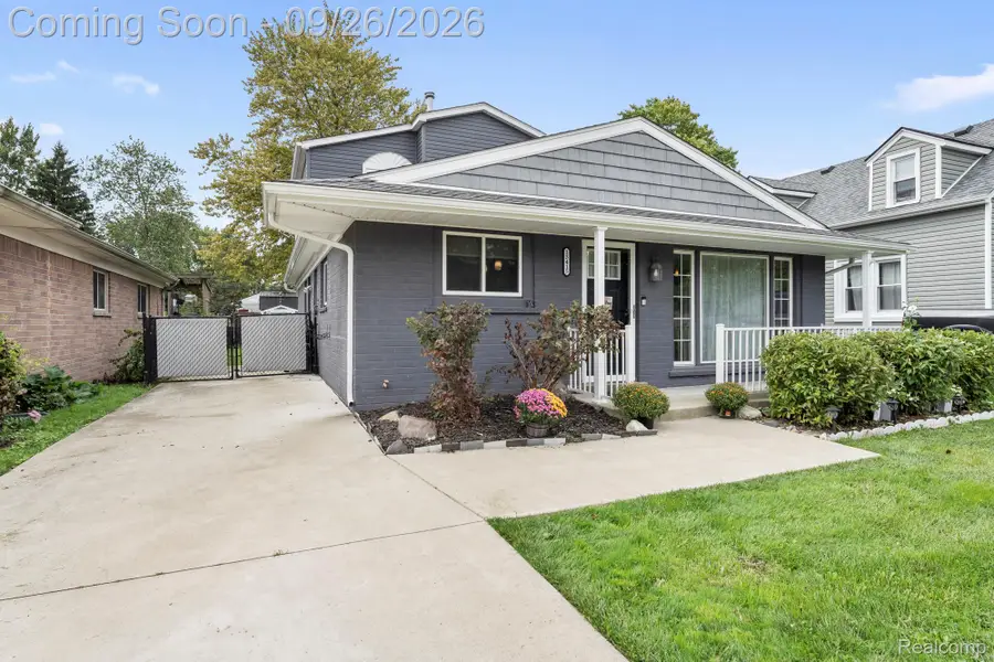 13415 Gerald Street, Gibraltar, MI 48173 - #2