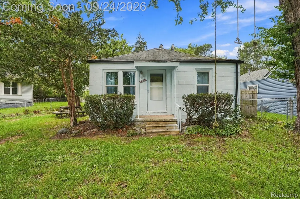 21631 Jacksonville Street, Farmington Hills, MI 48336 - #1