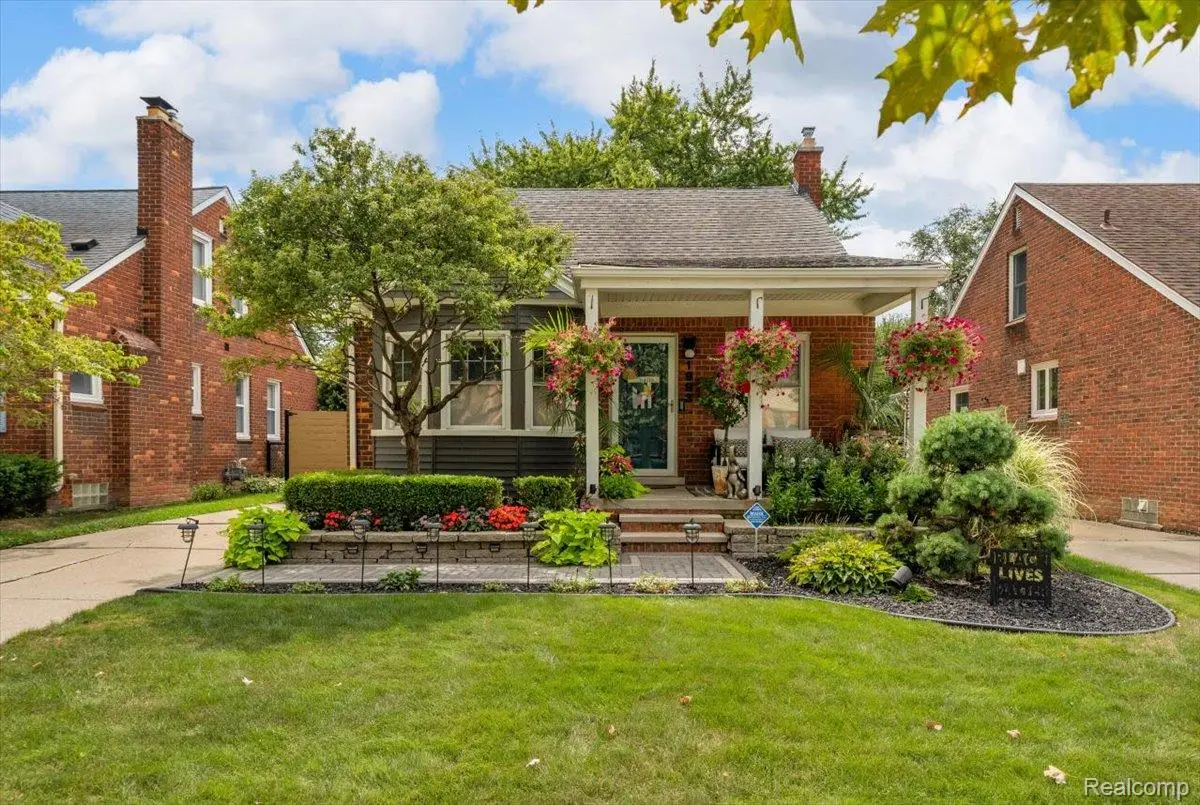 1993 Anita Avenue, Grosse Pointe Woods, MI 48236 - #1