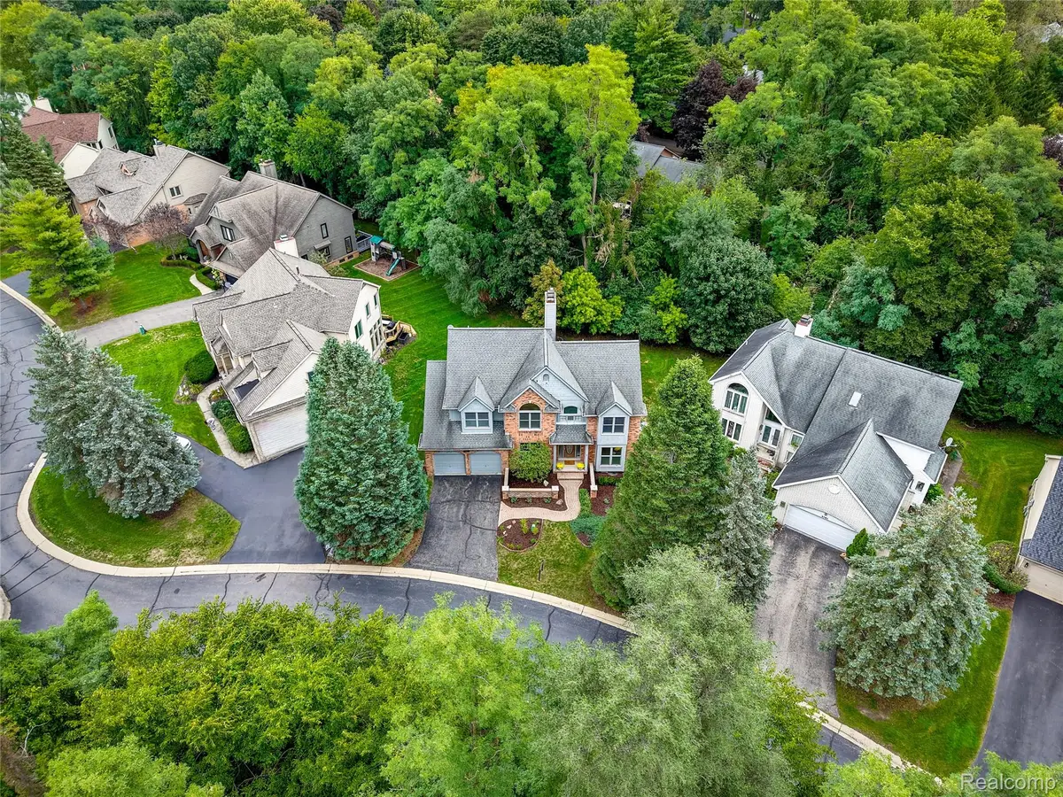 2749 Nicole Court, West Bloomfield, MI 48324 - #1