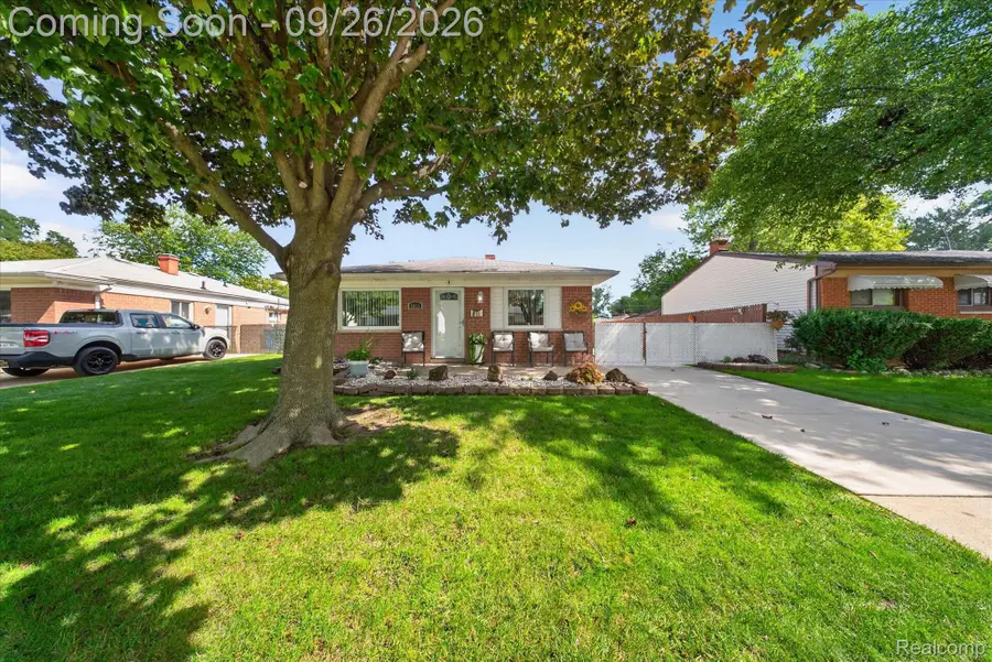 5073 Glenis Street, Dearborn Heights, MI 48125 - #3