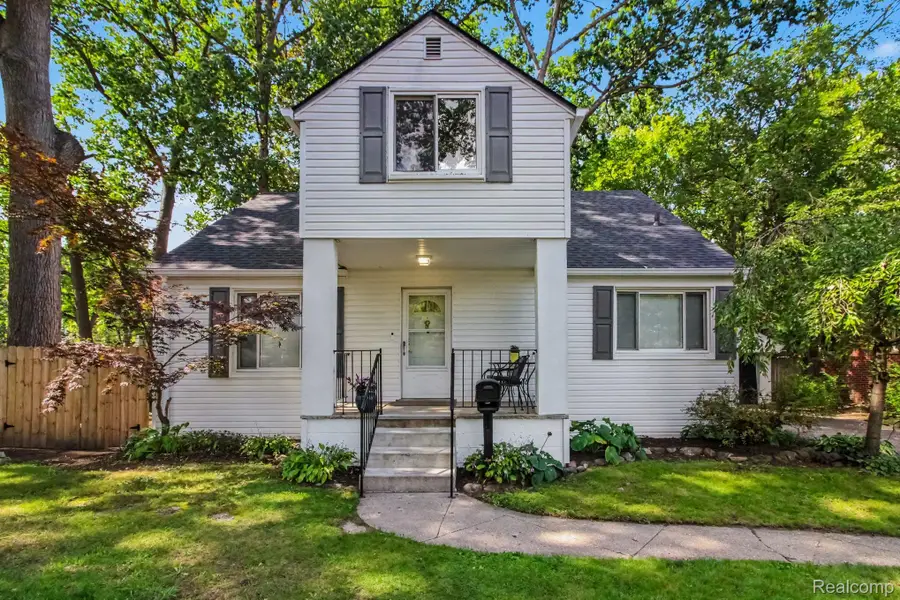 23831 Seneca Street, Oak Park, MI 48237 - #2