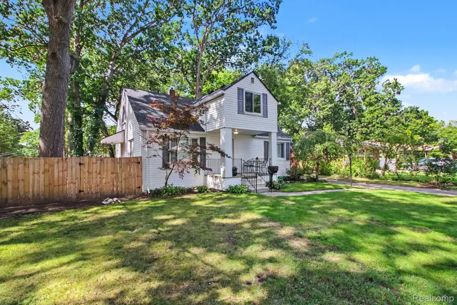 23831 Seneca Street, Oak Park, MI 48237 - #3