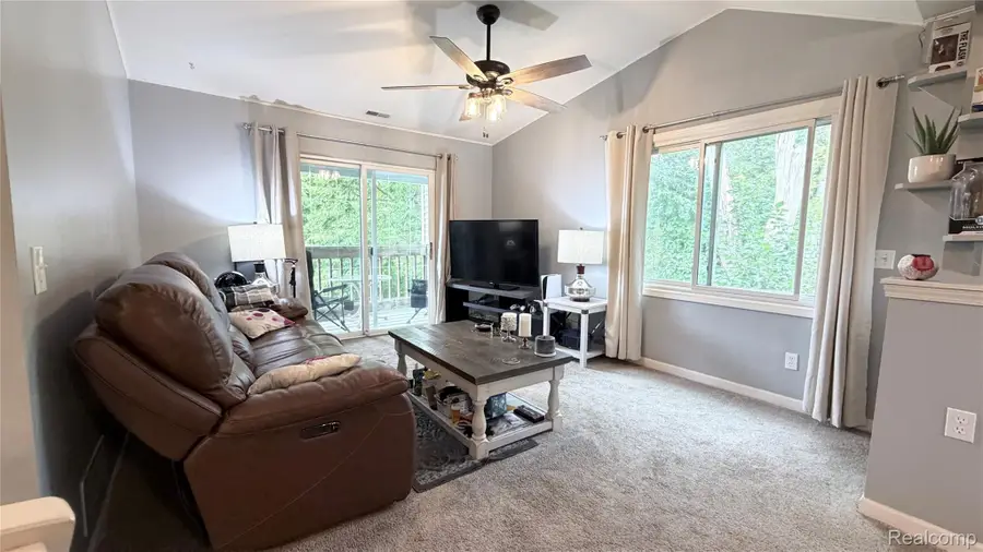18 Rose Petal Court, Mount Clemens, MI 48043 - #3