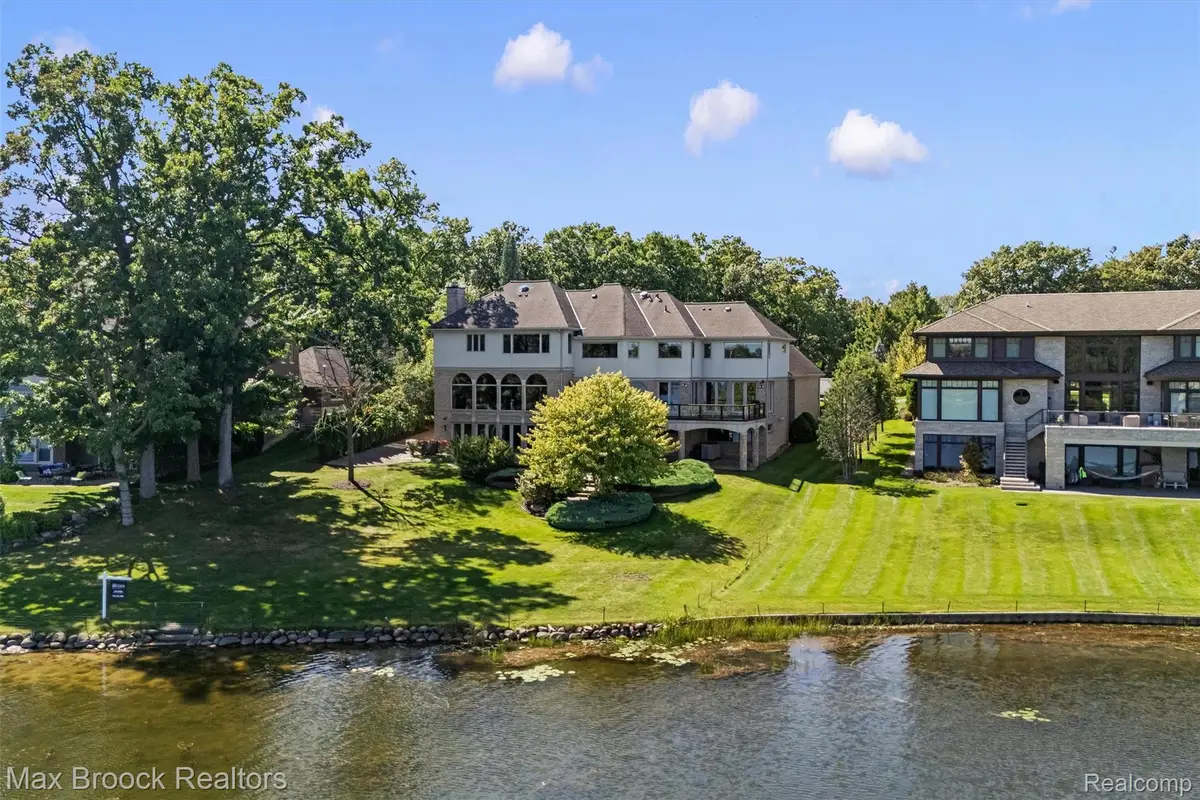 1832 Long Lake Shore Drive, Bloomfield, MI 48302 - #1