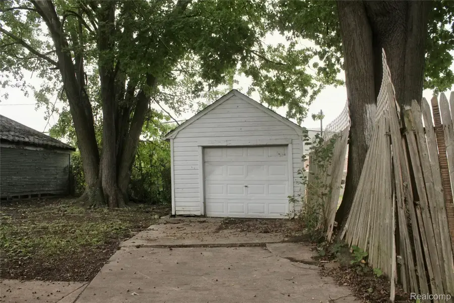 9184 Harvard Road, Detroit, MI 48224 - #3
