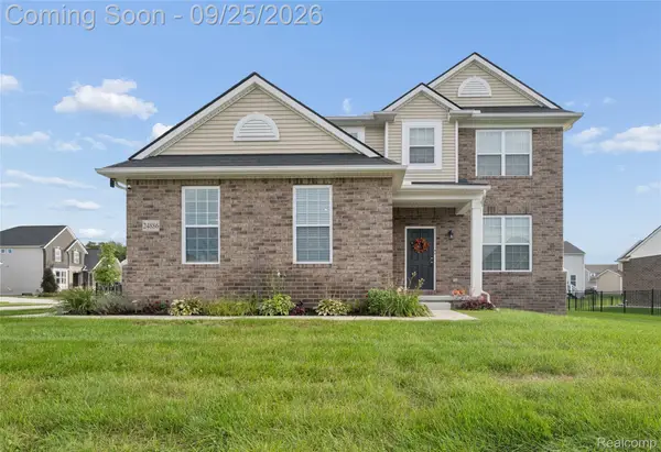 24886 Canoe Drive, Macomb, MI 48042
