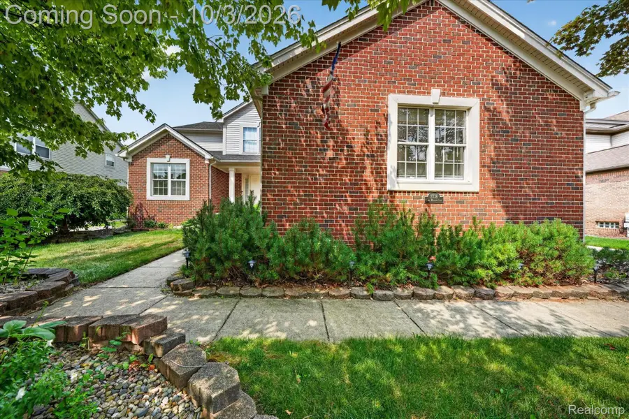 2738 Long Meadow Lane, Rochester Hills, MI 48307 - #2