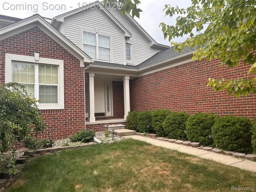 2738 Long Meadow Lane, Rochester Hills, MI 48307 - #3