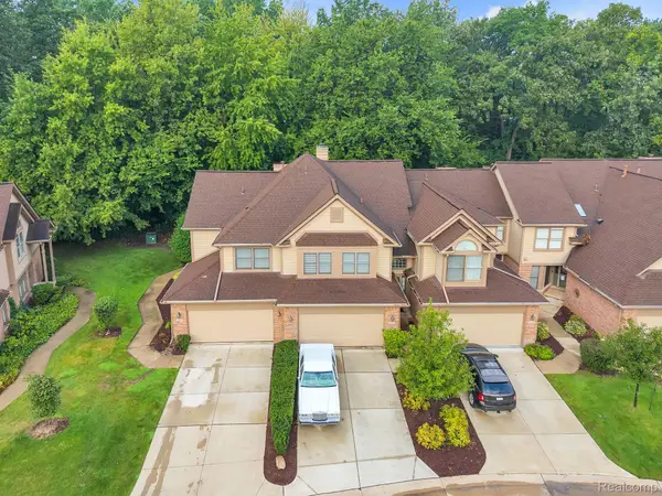 5353 Royal Vale Lane, Dearborn, MI 48126