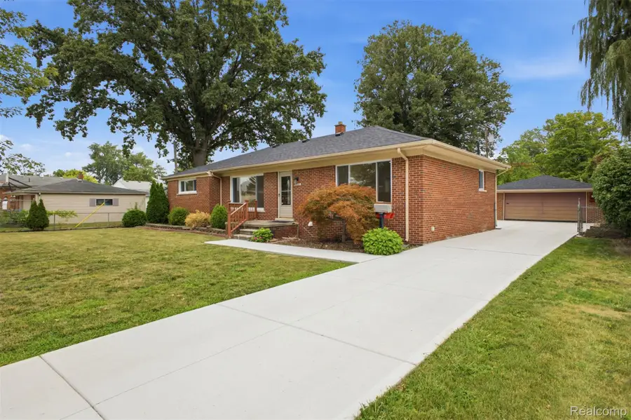6326 Lathers Street, Garden City, MI 48135 - #2
