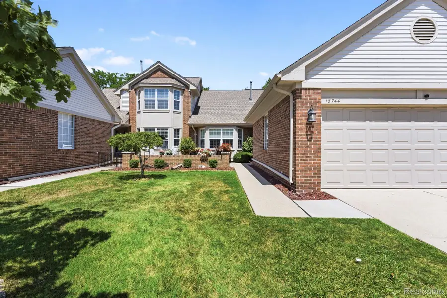 15744 E Golfview Drive W, Riverview, MI 48193 - #2