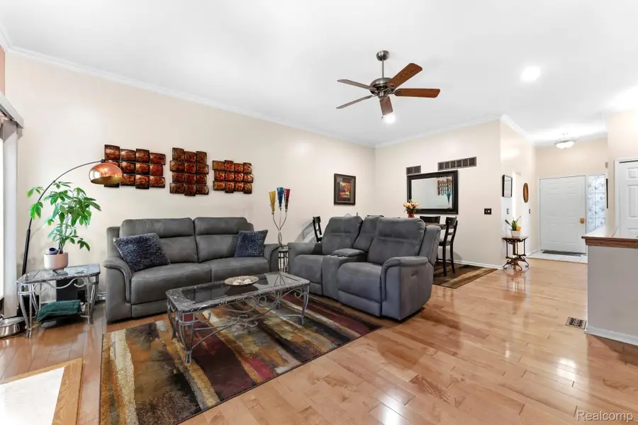 15744 E Golfview Drive W, Riverview, MI 48193 - #3