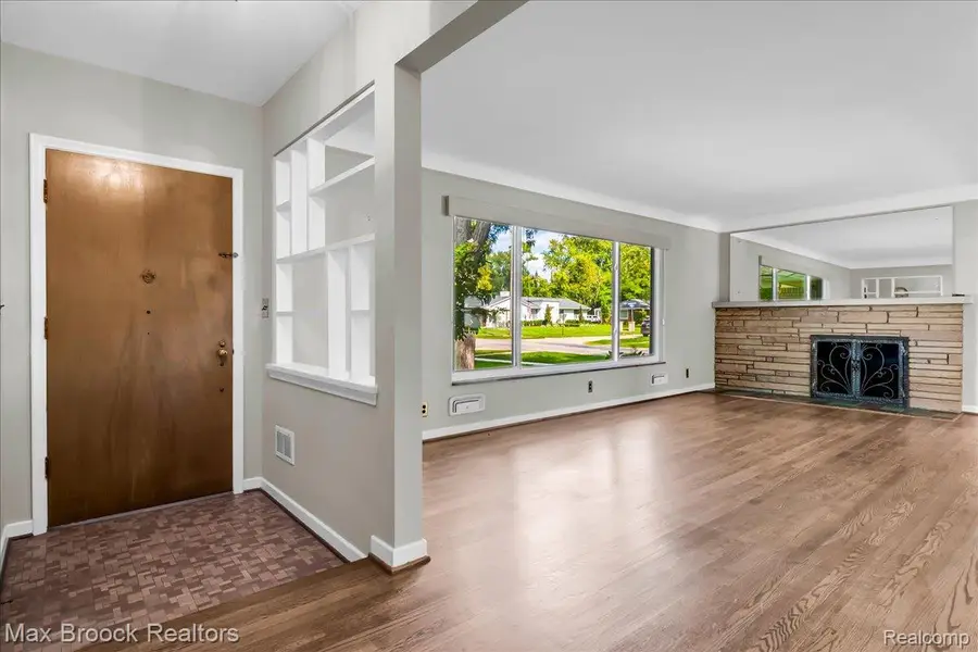 17825 Kinross Avenue, Beverly Hills, MI 48025 - #2