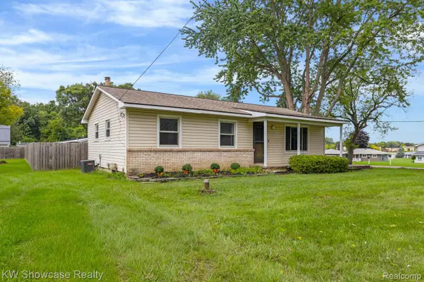 2755 Willow Lane, Highland, MI 48356