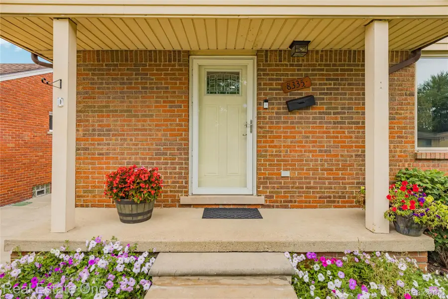 8335 Bernice, Center Line, MI 48015 - #3
