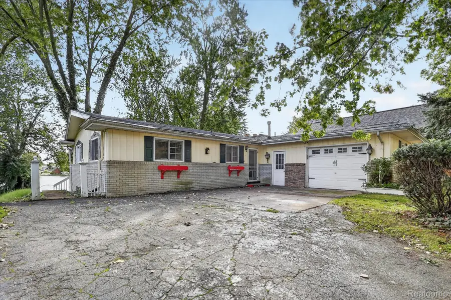 4223 Sadler Drive, Linden, MI 48451 - #3