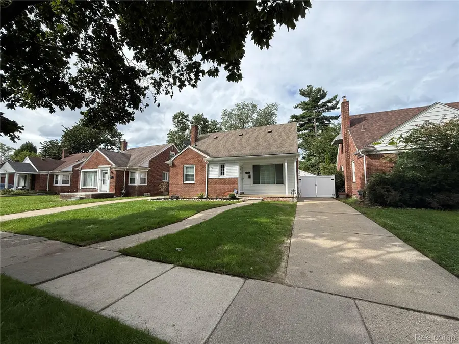 8459 Hazelton Street, Dearborn Heights, MI 48127 - #2