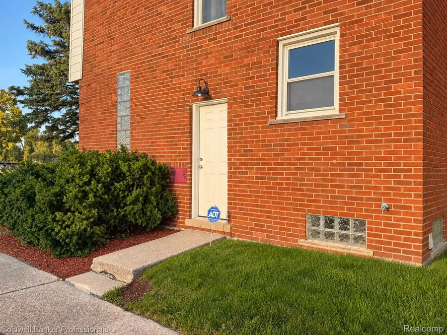 3354 E Outer Drive Drive, Detroit, MI 48234 - #2